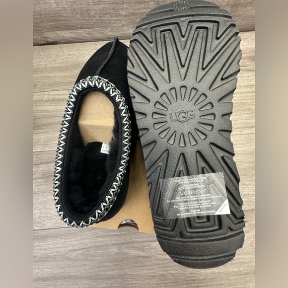 WOMEN'S UGG TASMAN SLIPPERS, COLOR BLACK BRAND NEW NEVER WORN WITH BOXES - Picture 5 of 6